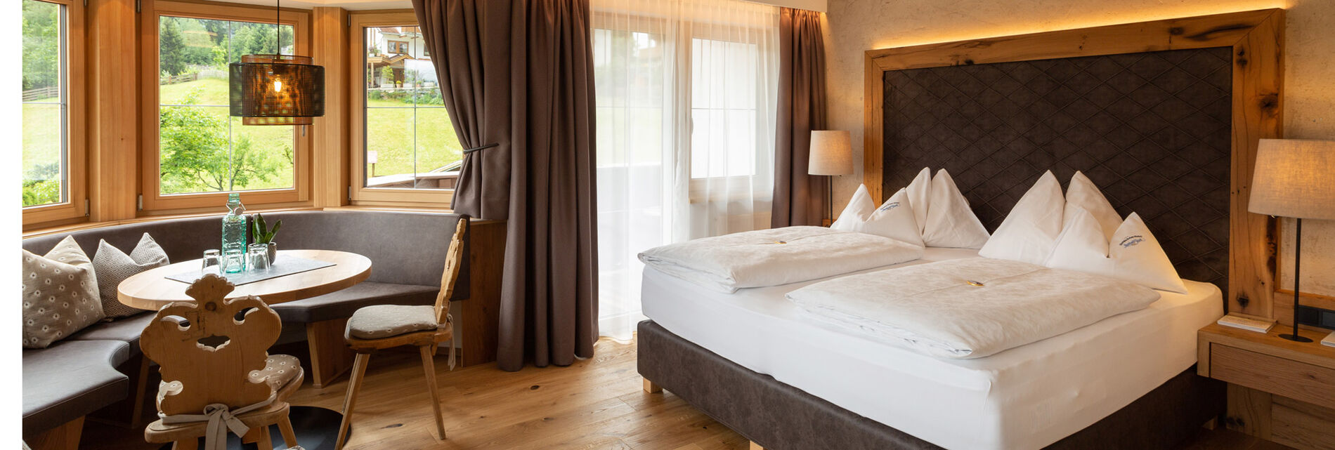 Double rooms and suites