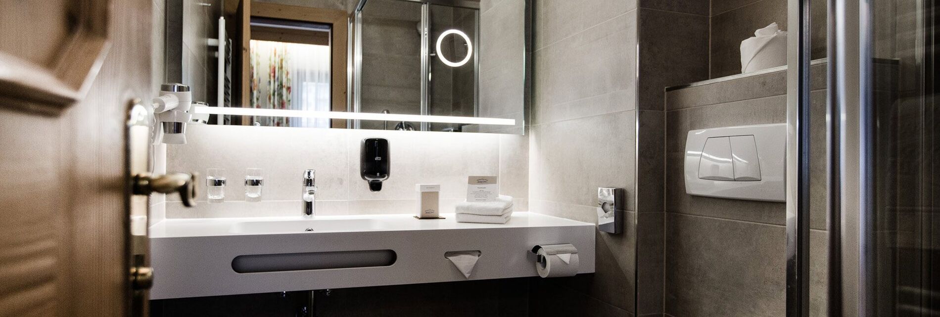 Overview of the rooms and offers